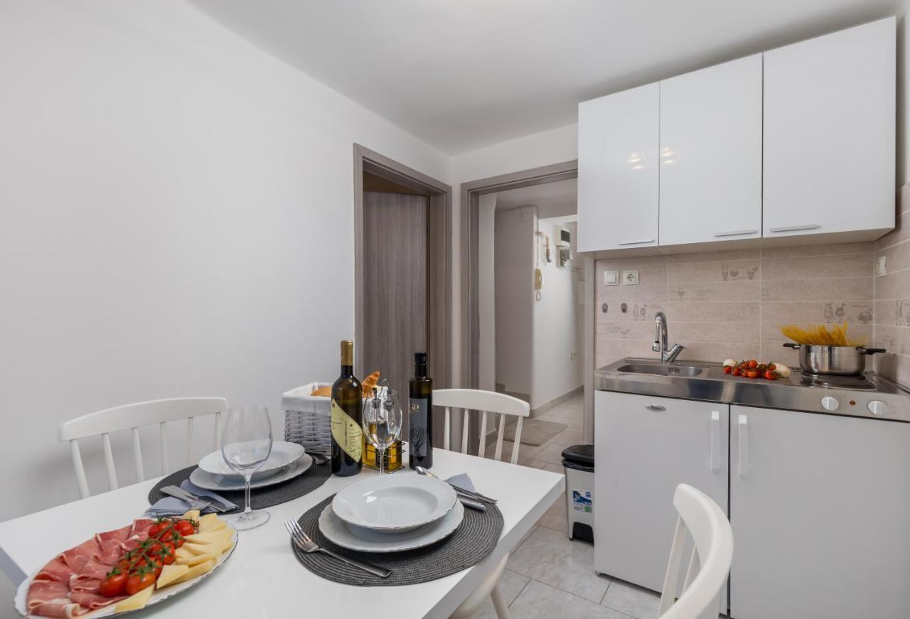 Main View Apartment غييكا المظهر الخارجي الصورة