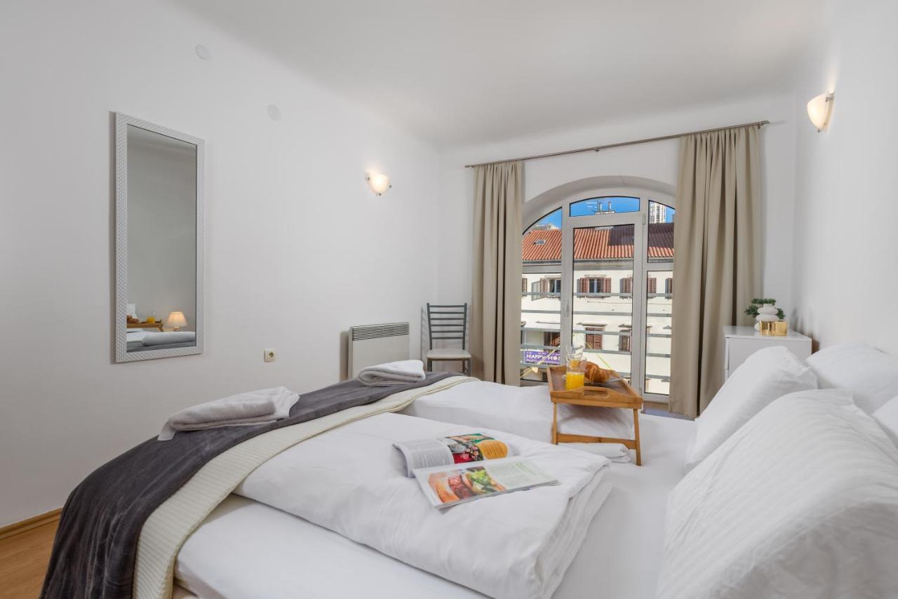 Main View Apartment غييكا المظهر الخارجي الصورة