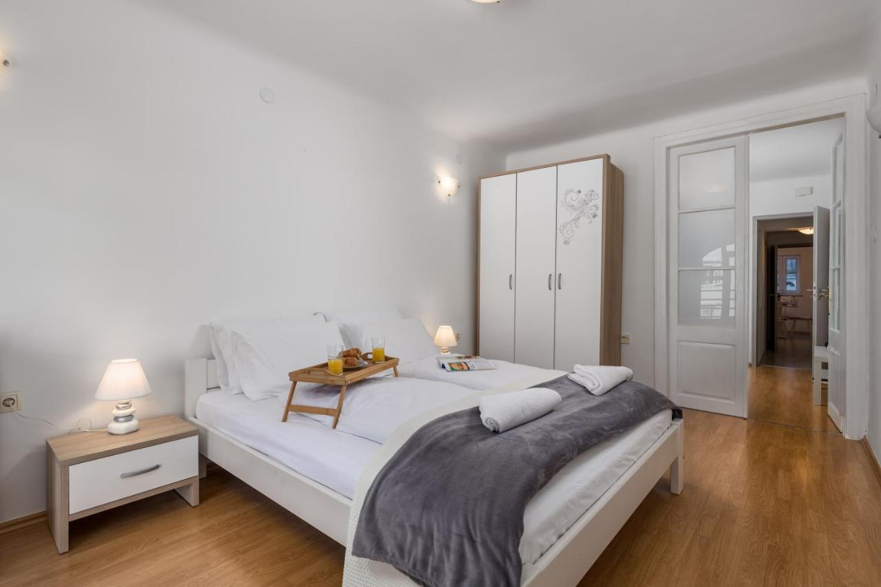 Main View Apartment غييكا المظهر الخارجي الصورة